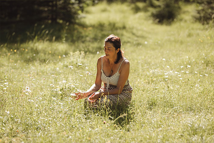 Angelina Kronberger - Kräuterspaziergänge, Ätherische Öle, Räucherungen, Achensee / Tirol