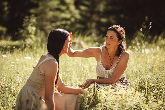Kräuterspaziergang mit Angelina Kronberger am Achensee in Tirol - Kräuter Herz